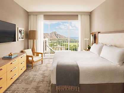 Alohilani guest room with view of diamondhead